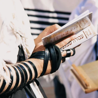 סט תפילין לבר מצווה הכולל תפילין עם נרתיק, טלית ומראה - מתנה מושלמת לנער בר מצווה